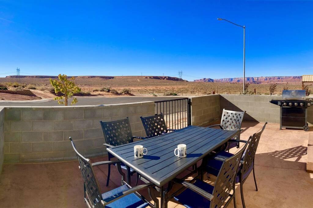 Local View Pet Friendly Boat Parking Close To Antelope Canyon Horseshoebend Villa Page Exterior photo